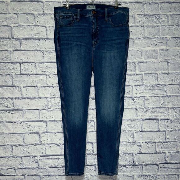 Madewell
10" High-Rise Roadtripper Authentic Skinny Jeans - Picture 2 of 11
